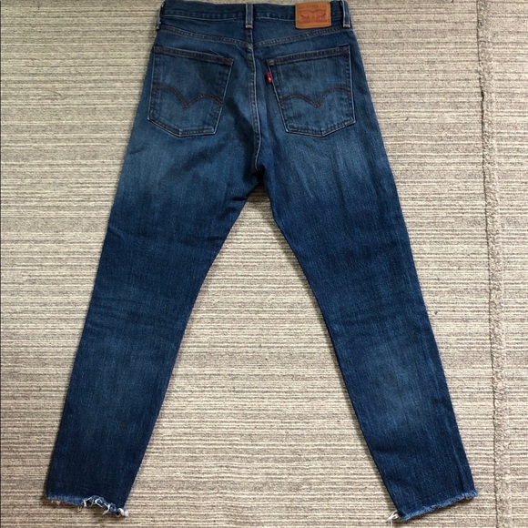 Levi’s High Rise Wedgie sz 27  RAW Hem - Picture 3 of 7